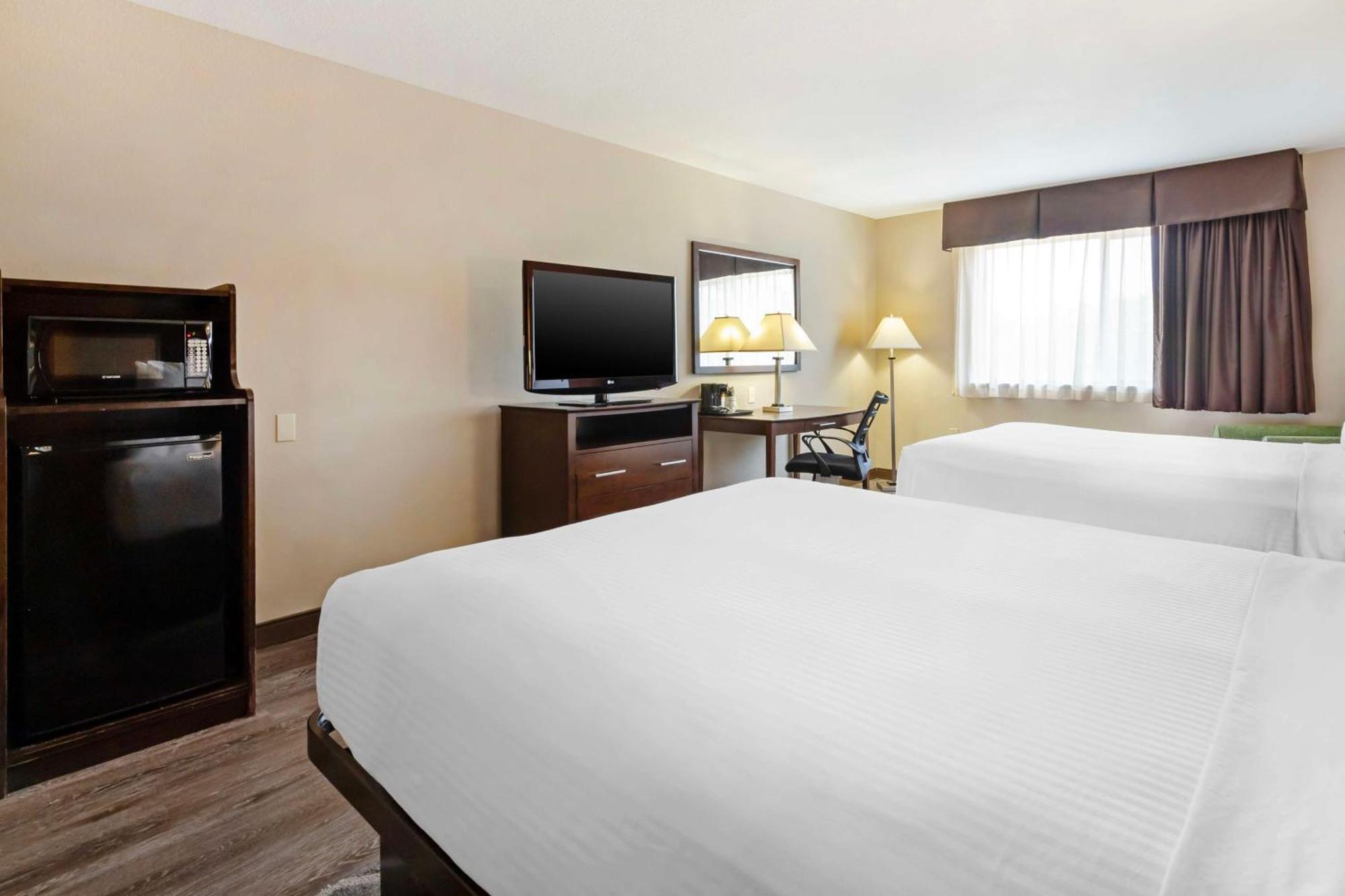 Best Western Inn & Suites Нью Браунфелс Экстерьер фото